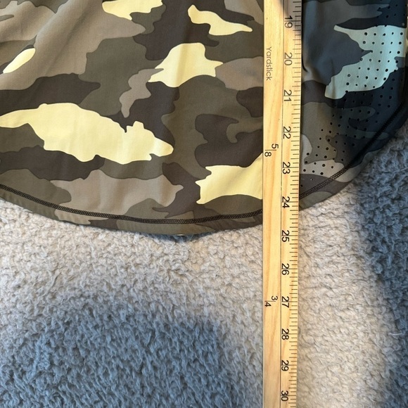 Lululemon UVP Run Short Sleeve Size S/4?Heritage 365 Camo Crispin Green Multi - Picture 11 of 11